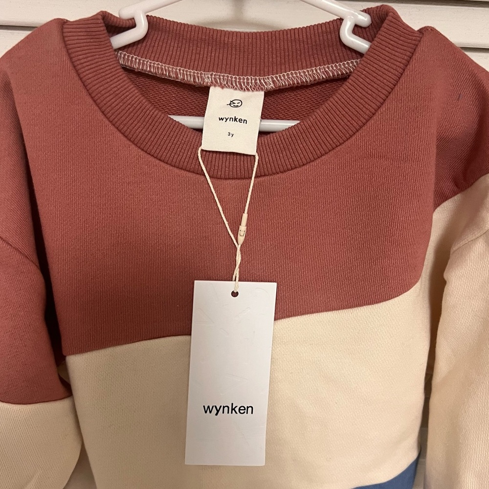 Wynken Wave Sweatshirt Size 3Y
NWT! - Picture 7 of 11
